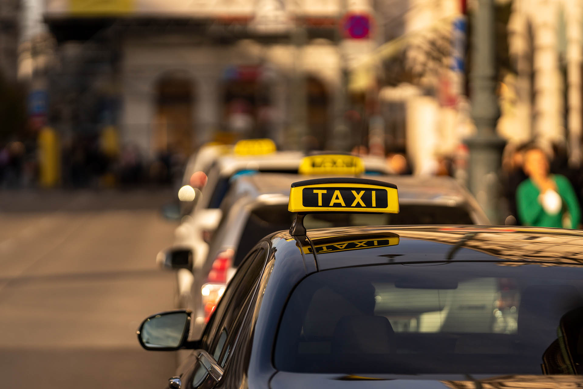 taxi-on-the-street-2021-10-27-15-38-03-utc.jpg